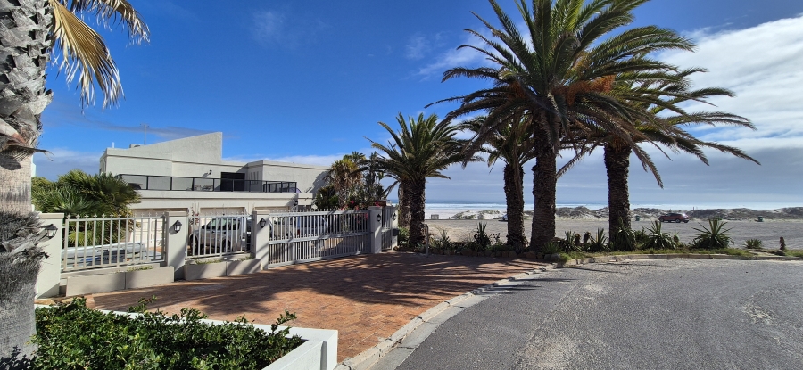 4 Bedroom Property for Sale in Van Riebeeckstrand Western Cape